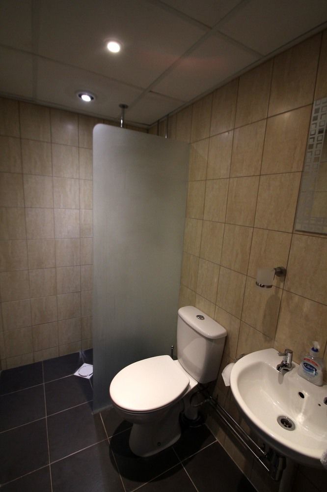 Twinwoods Guestrooms Milton Ernest ภายนอก รูปภาพ